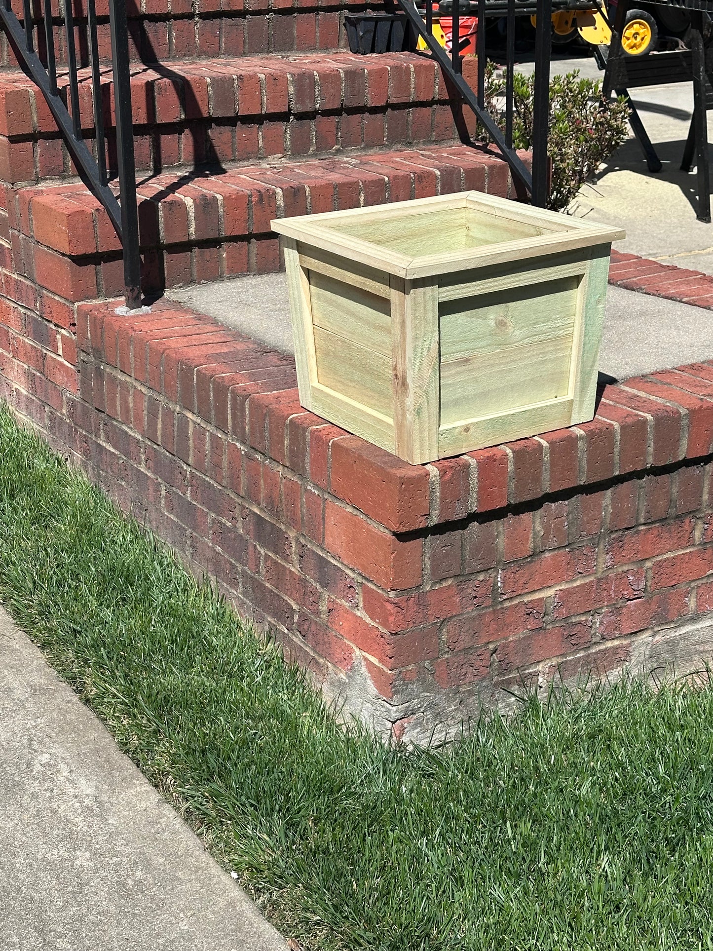 Angle Planter - Square