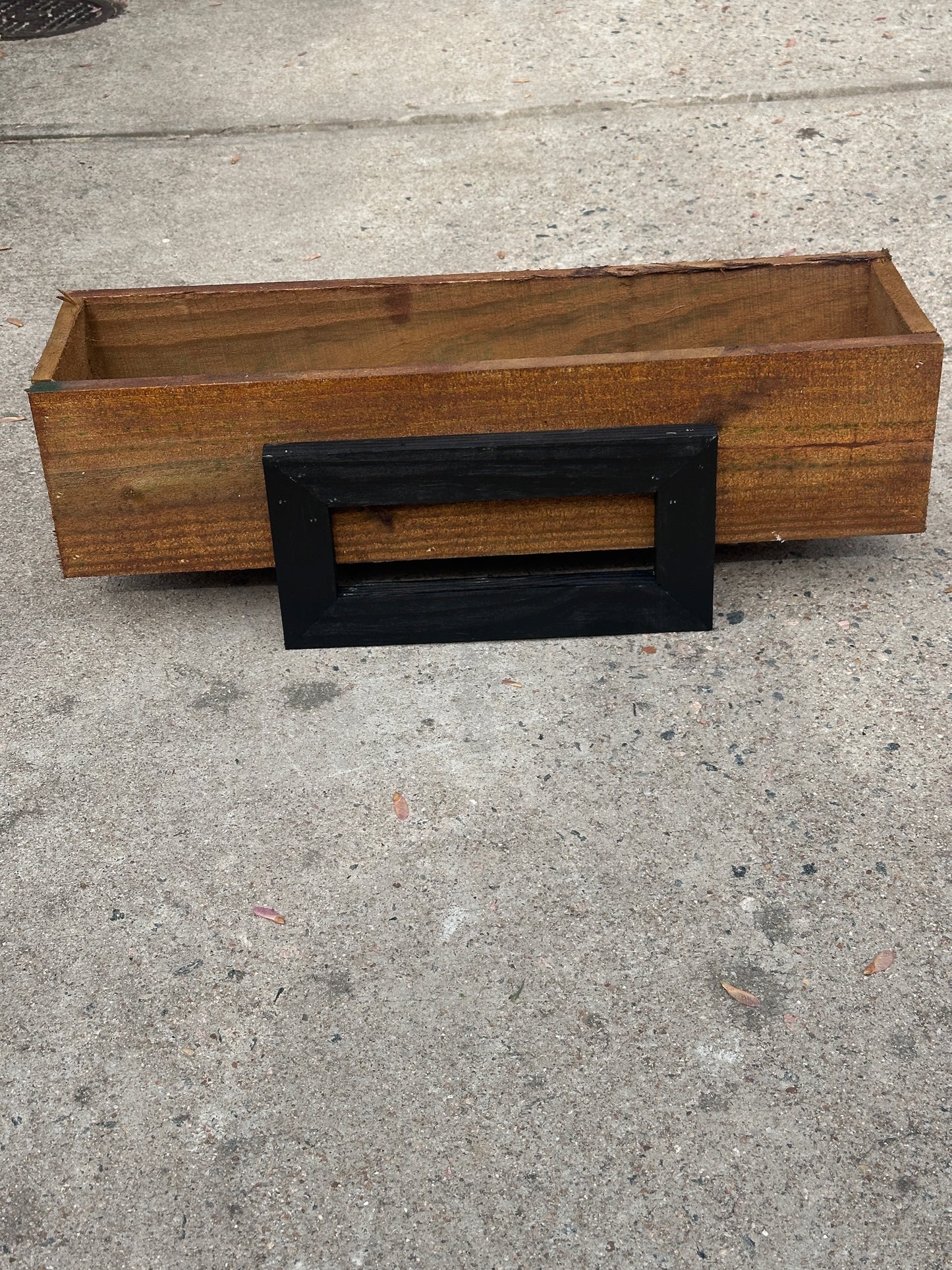 Pine Window Planter with Stand – Stained and Painted