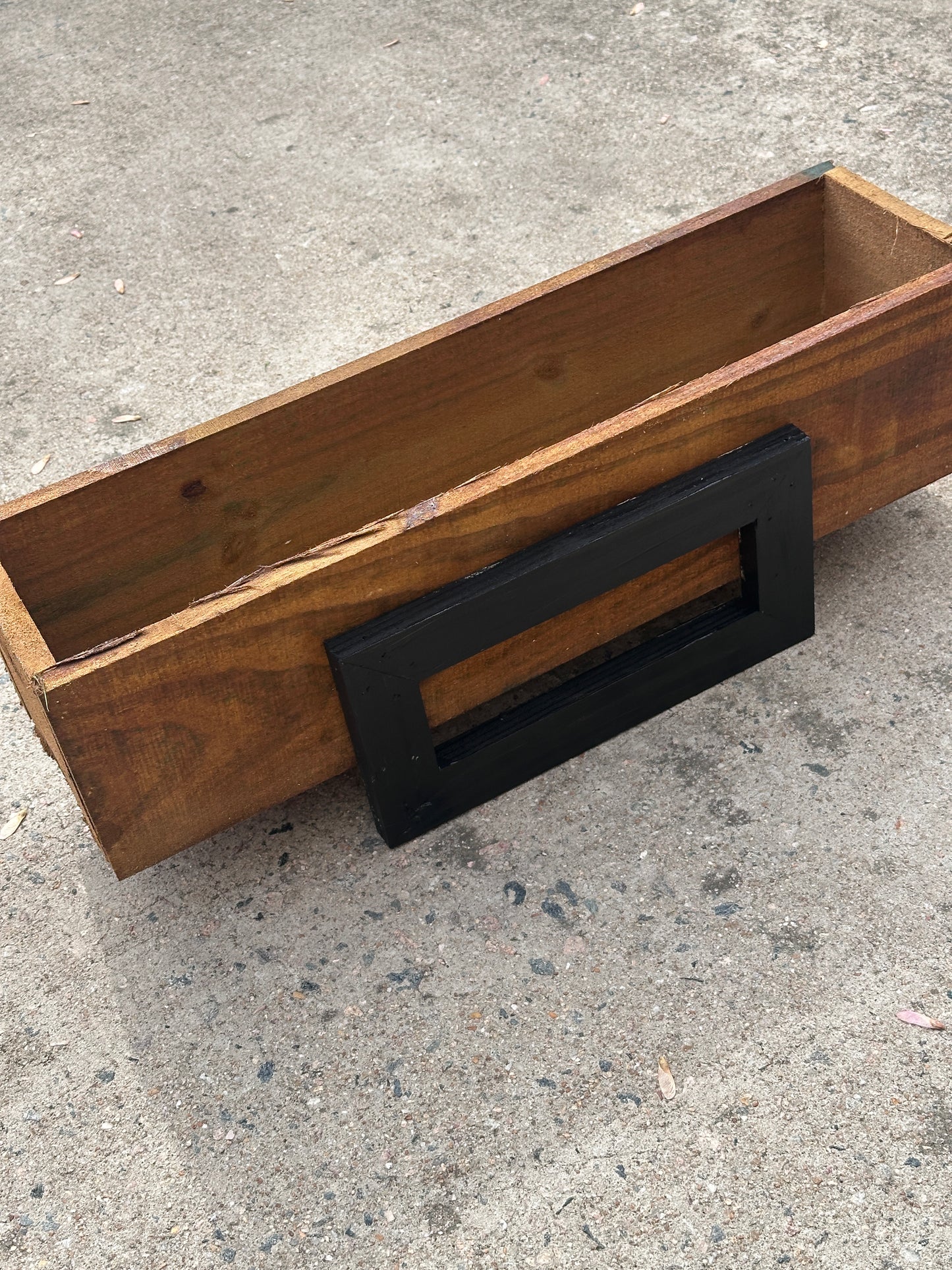 Pine Window Planter with Stand – Stained and Painted