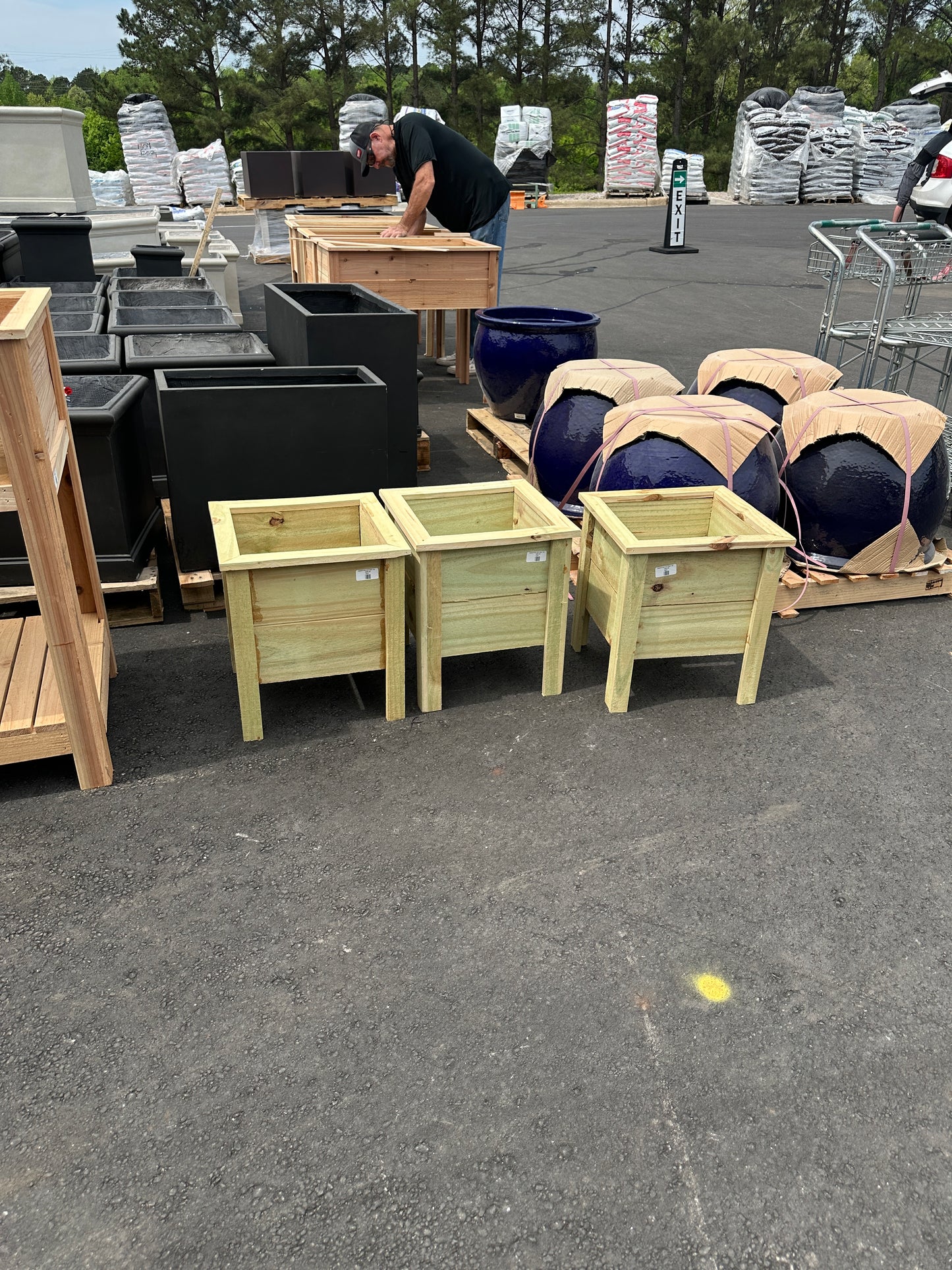Raised Pine Box Outdoor Planter (16x16x16)