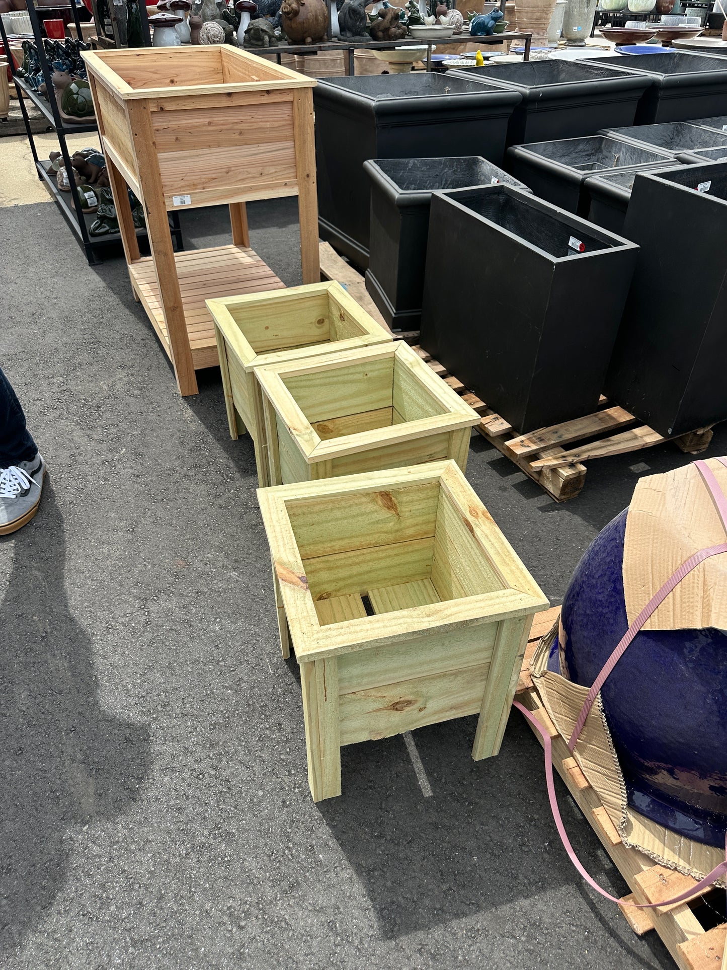 Raised Pine Box Outdoor Planter (16x16x16)